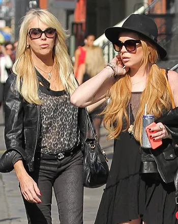 1381019091_lindsay ali dina lohan_3