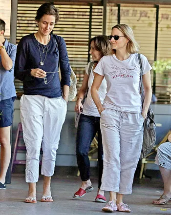 1381156918_jodie foster alexandra hedison 441