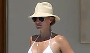 1381181204_molly sims bikini 300