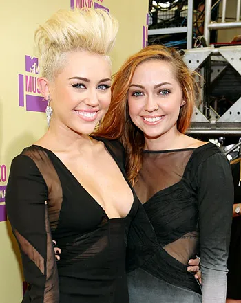 1381249482_miley cyrus brandi cyrus 441