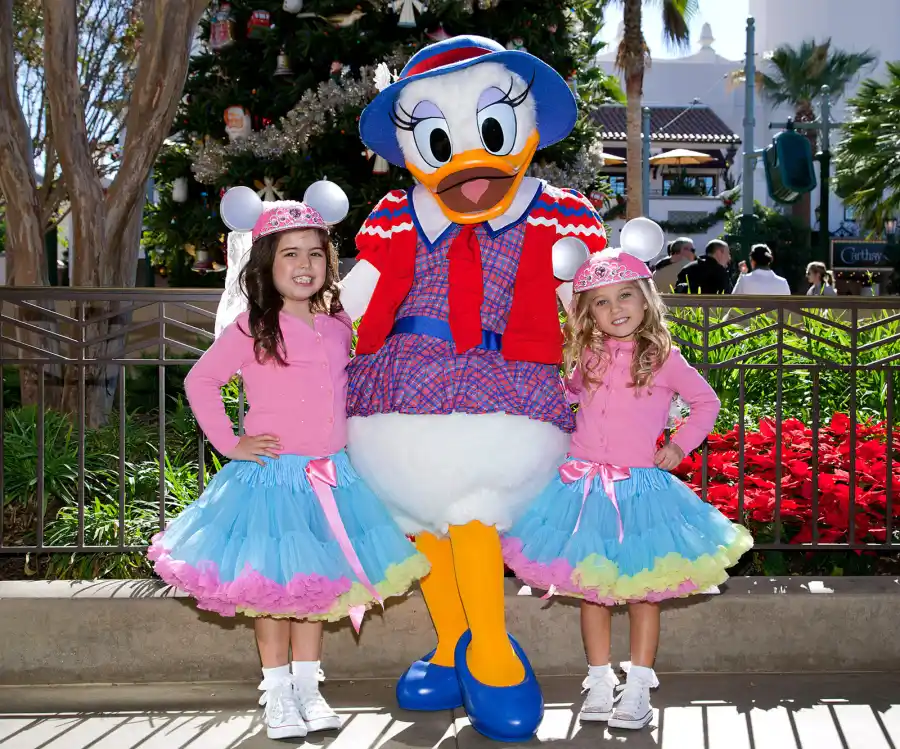 1381348489_sophia grace rosie zoom