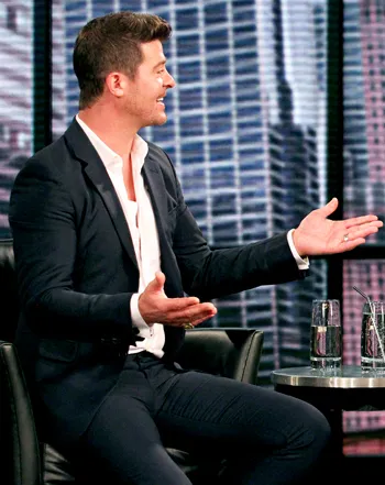 1381424752_geo41420_1_oprah winfrey robin thicke 350