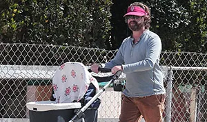1381691564_zach galifianakis baby_4