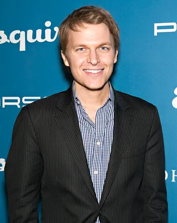 1381955058_ronan farrow 350