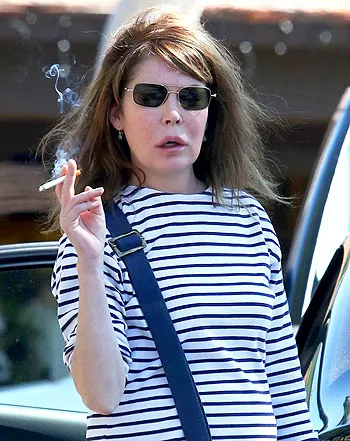 1382027081_lara flynn boyle 41