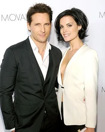 1382722074_peter facinelli jaimie alexander 350
