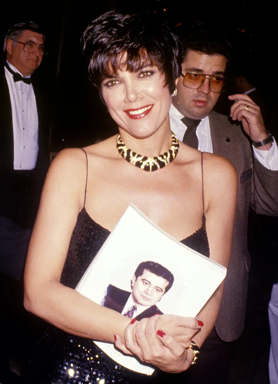 1383236316_kris jenner 1990 zoom 12