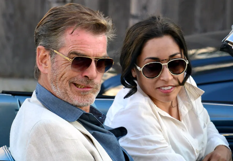 1383684378_salma hayek zoom