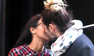 1384010821_zoe saldana marco perego kiss_4