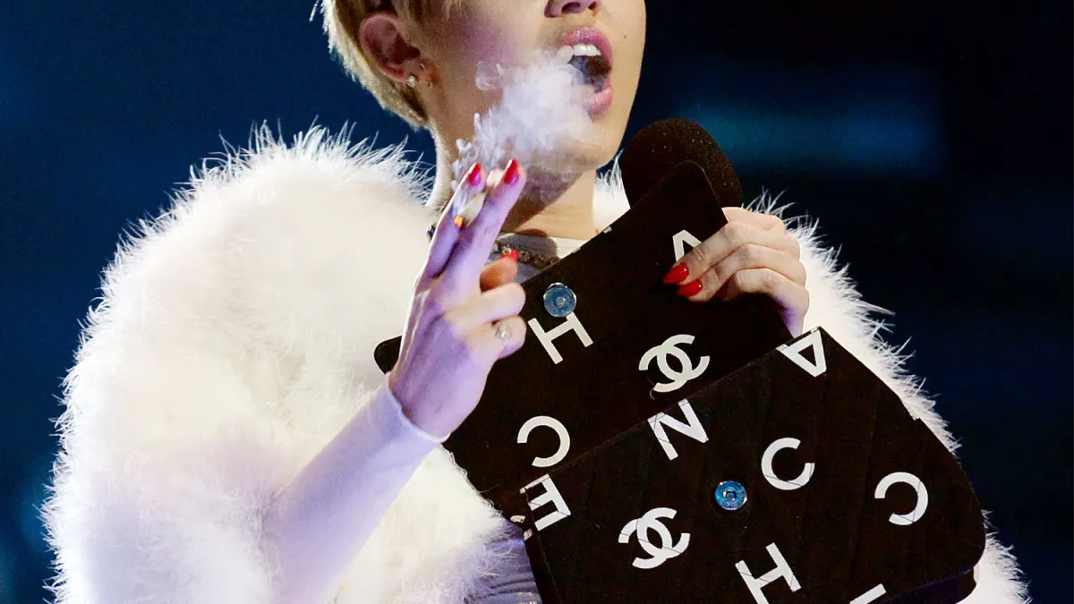 Miley Cyrus smoking a joint at the 2013 MTV EMAs in Amsterdam