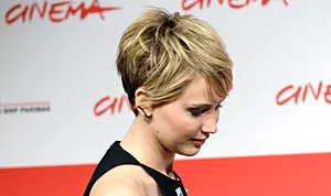 1384462136_jennifer lawrence sideboob 300