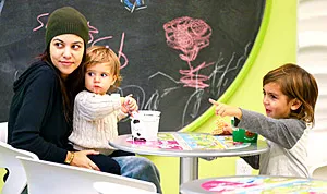 1384793901_kourtney kardashian penelope mason disick 300