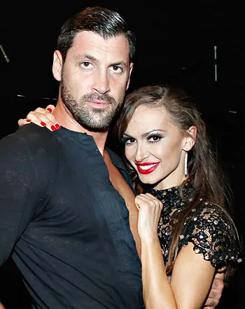 1384878860_maksim chmerkovskiy karina smirnoff 441