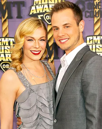 1385408861_80673112_leann rimes dean sheremet 350