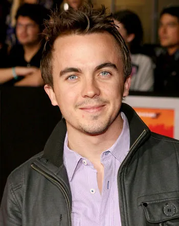 1385486911_frankie muniz 441