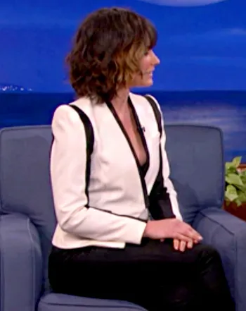 1386267017_evangeline lilly conan o brien 350