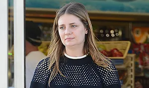 1387045884_mischa barton no makeup_4