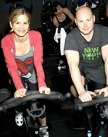 1387399950_kyra sedgwick 350