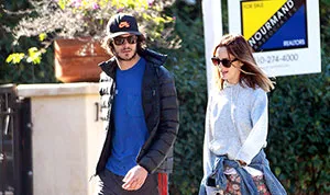 1387835166_adam brody leighton meester 178