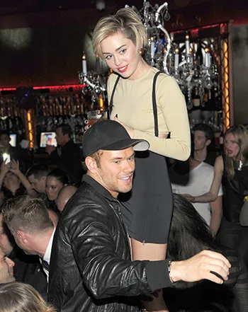 1388247327_kellan lutz miley cyrus_3