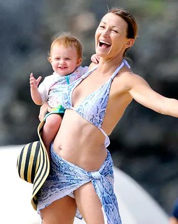 1388761394_jane seymour bikini 350