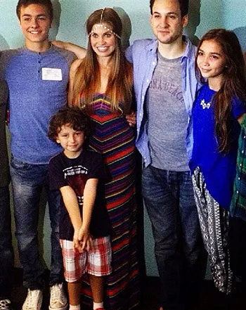 1389373879_ben savage danielle fishel 441