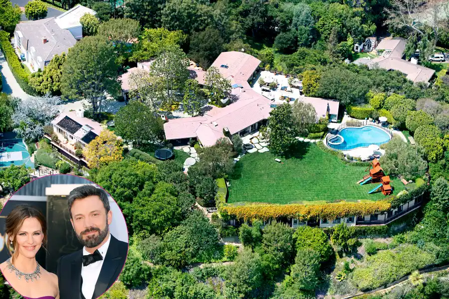 1391822935_baffleckhouse041109_14_jennifer garner ben affleck zoom