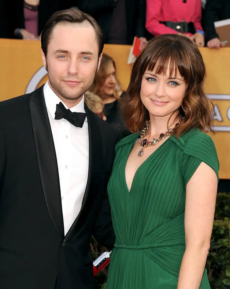 1392388847_vincent kartheiser alexis bledel zoom