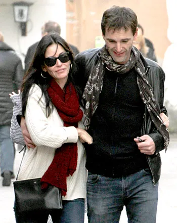 1392825321_courteney cox johnny mcdaid 350