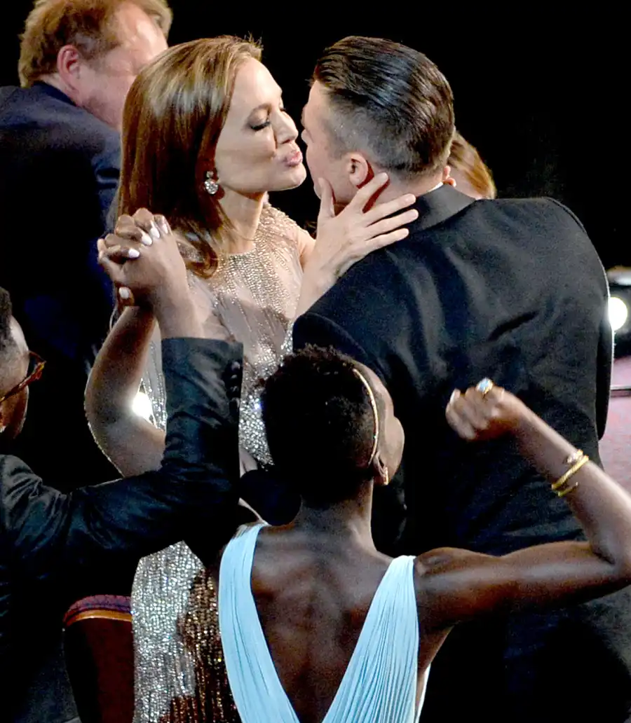 1393943705_angelina jolie brad pitt zoom