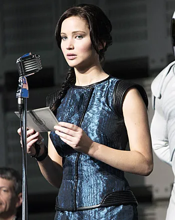 1394112956_jennifer lawrence josh hutcherson 441