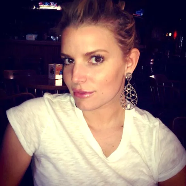 Jessica Simpson posted on instagram that she reached her goal