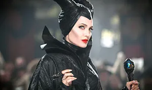 1395434914_angelina jolie maleficent 300