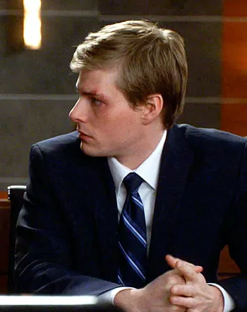 1395761975_hunter parrish the good wife 350