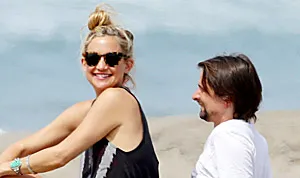 1396535390_kate hudson matthew bellamy 178