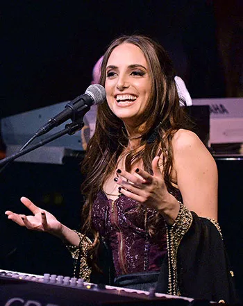 1396551596_alexa ray joel 441