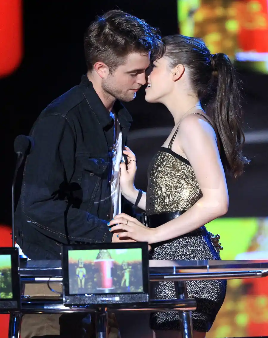 1396629525_robert pattison kristen stewart 2010 zoom