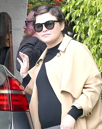 1397419120_ginnifer goodwin husband josh dallas_3