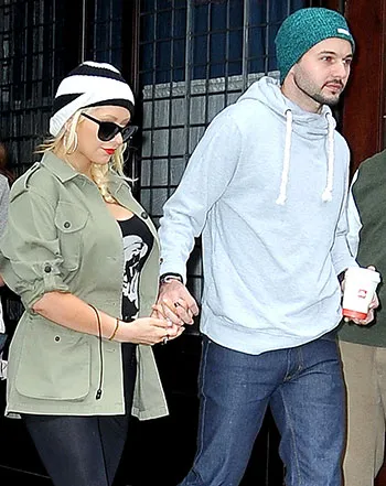 1397661519_christina aguileara matthew rutler 441