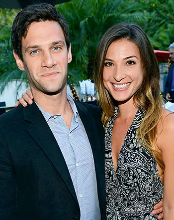 1397665142_154136628_justin bartha lia smith 350