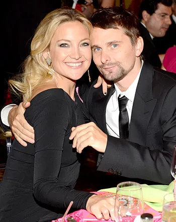 1398188493_kate hudson matt bellamy anniversary 350
