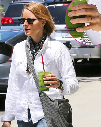 1398379182_inf_recentely_married_1_jodie foster 350