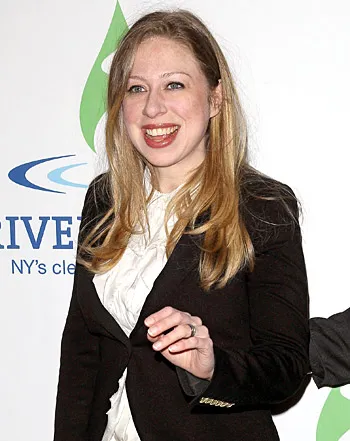 1398859990_chelsea clinton bump 350