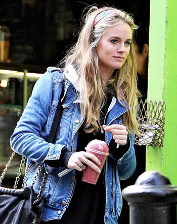 1398872300_cressida bonas 350