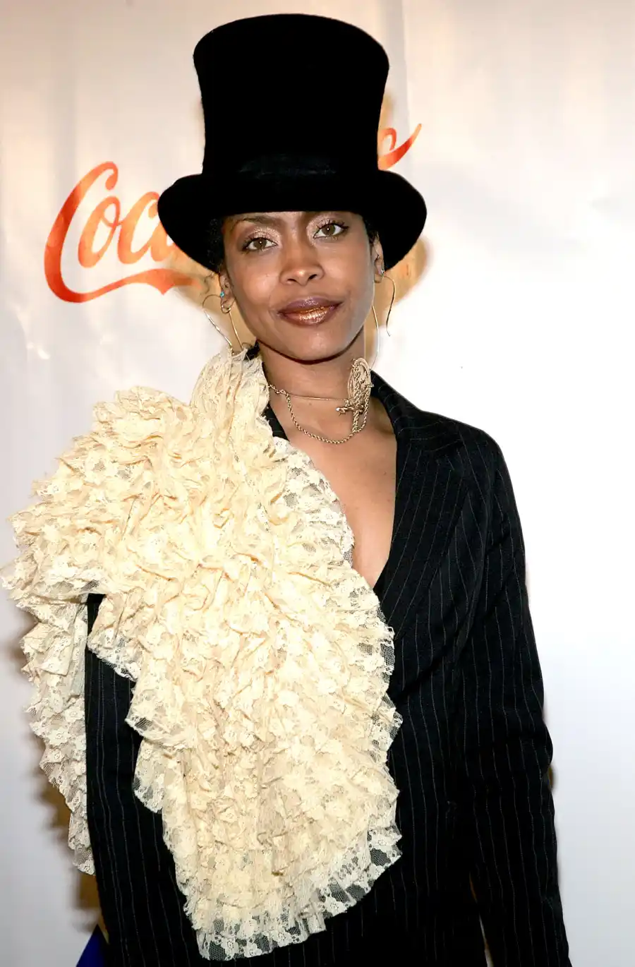 1399044905_erykah badu zoom