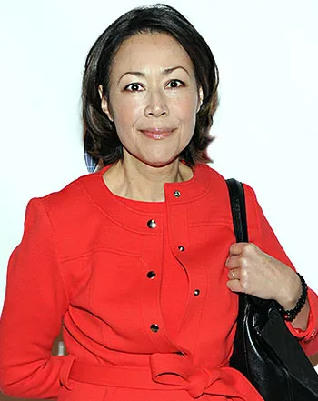 1399821464_ann curry v