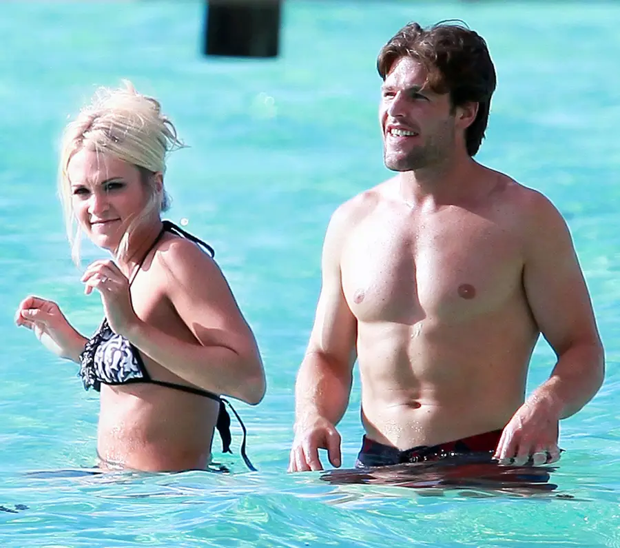 1401467261_honeymoon carrie underwood zoom