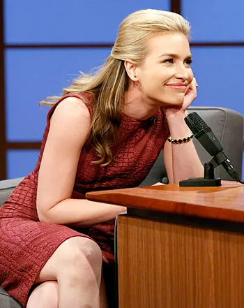 1403019959_piper perabo seth meyers 350