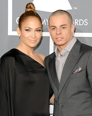 1403023088_jennifer lopez casper smart 350