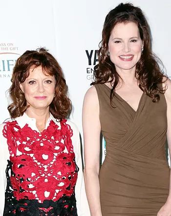 1403796399_susan sarandon geena davis 441
